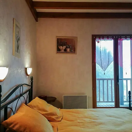 Holiday home Chez Courrier Razecueille